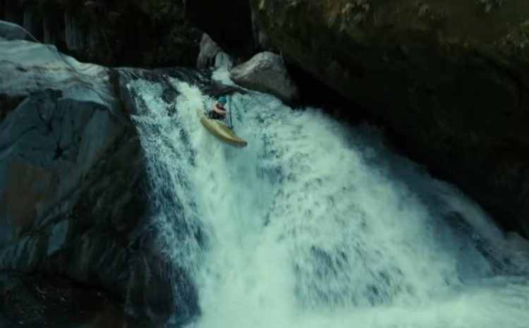  A whitewater kayak in Netflix’s Apex!